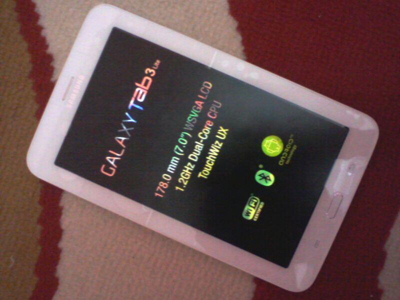 Samsung Galaxy Tab 3 (7.0) 3G+WiFi 16GB - White istemewa ,garansi panjang