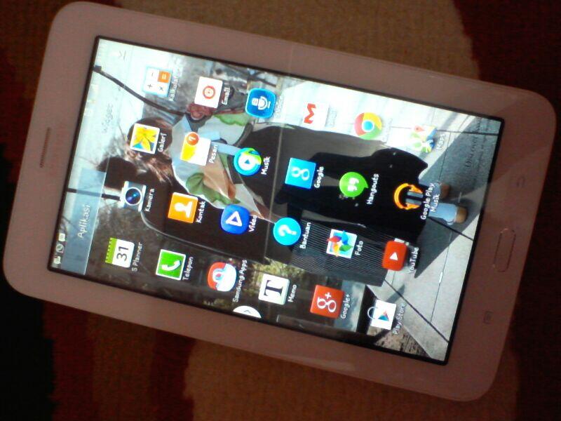 Galaxy Tab 3 (7.0) 3G+WiFi 16GB - White istemewa garansi panjang