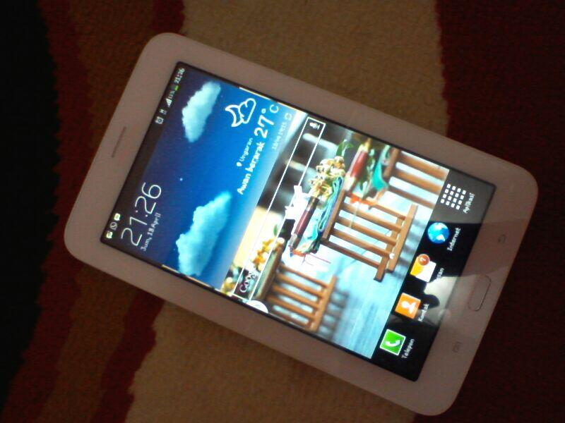 Galaxy Tab 3 (7.0) 3G+WiFi 16GB - White istemewa garansi panjang