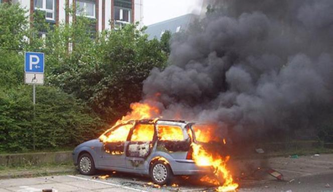 Tips Menghadapi Musibah Kebakaran Mobil