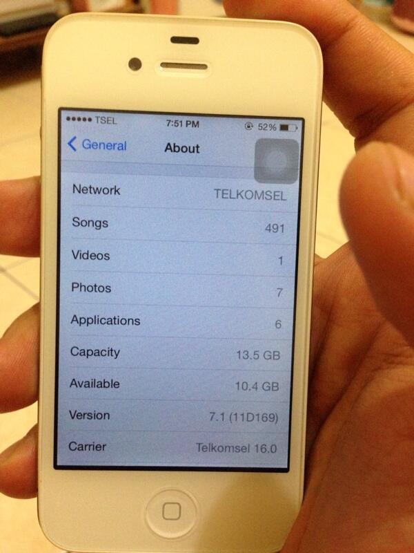 Jual iphone 4g white mulus pemakaian baru 2 bulan