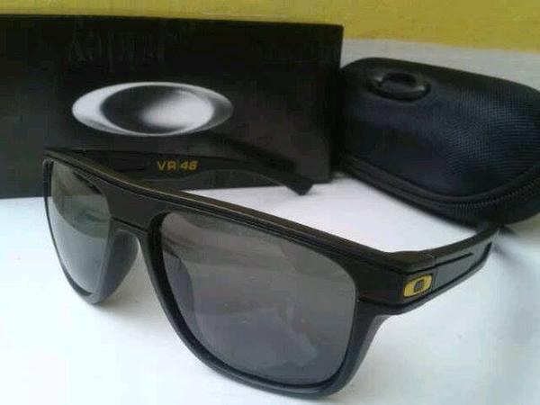 KACAMATA OAKLEY GRADE ORI TERLENGKAP & TERMURAH ( LIKE ORI 99%)