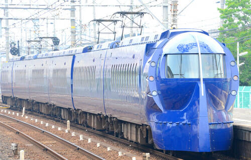 Jepang Luncurkan Kereta Cepat Berbentuk Gudam ! Gundam Lovers Masuk !!