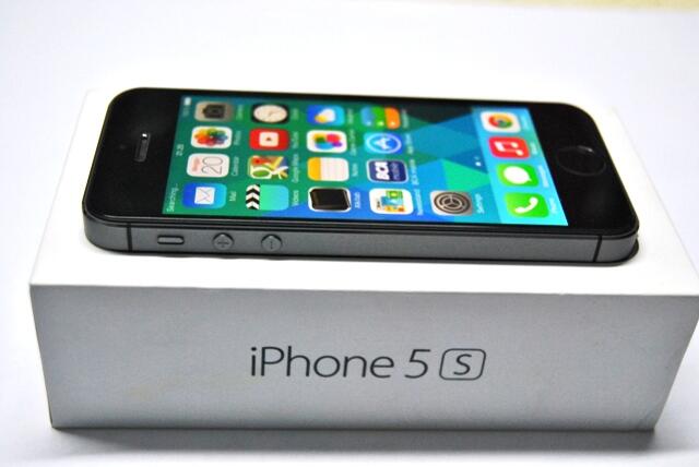 Terjual iPhone 5S 32 GB CDMA GSM FU Verizon Grey cuma 7 Jt 