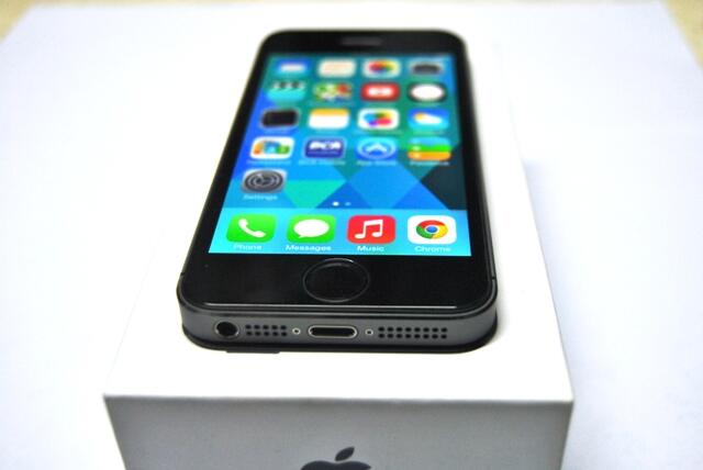 Terjual iPhone 5S 32 GB CDMA GSM FU Verizon Grey cuma 7 Jt 