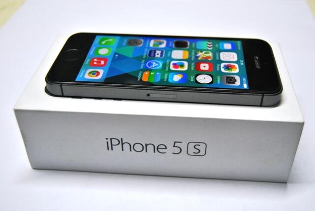 Terjual iPhone 5S 32 GB CDMA GSM FU Verizon Grey cuma 7 Jt 