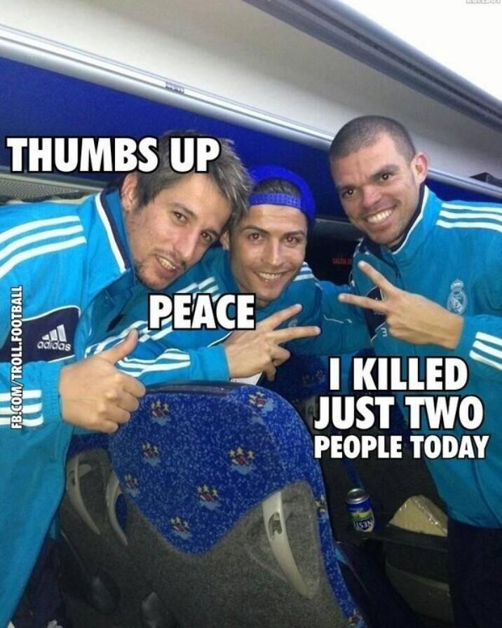 GAMBAR-GAMBAR LUCU SEPAKBOLA