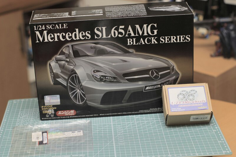 Mercedes benz SL65 AMG black series (include photo etched n chrome rim)