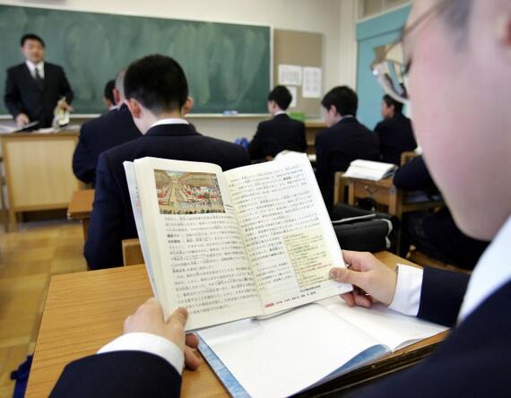 Mengapa bisa gampang beradaptasi di sekolah Jepang, sedangkan di Indonesia tidak ?