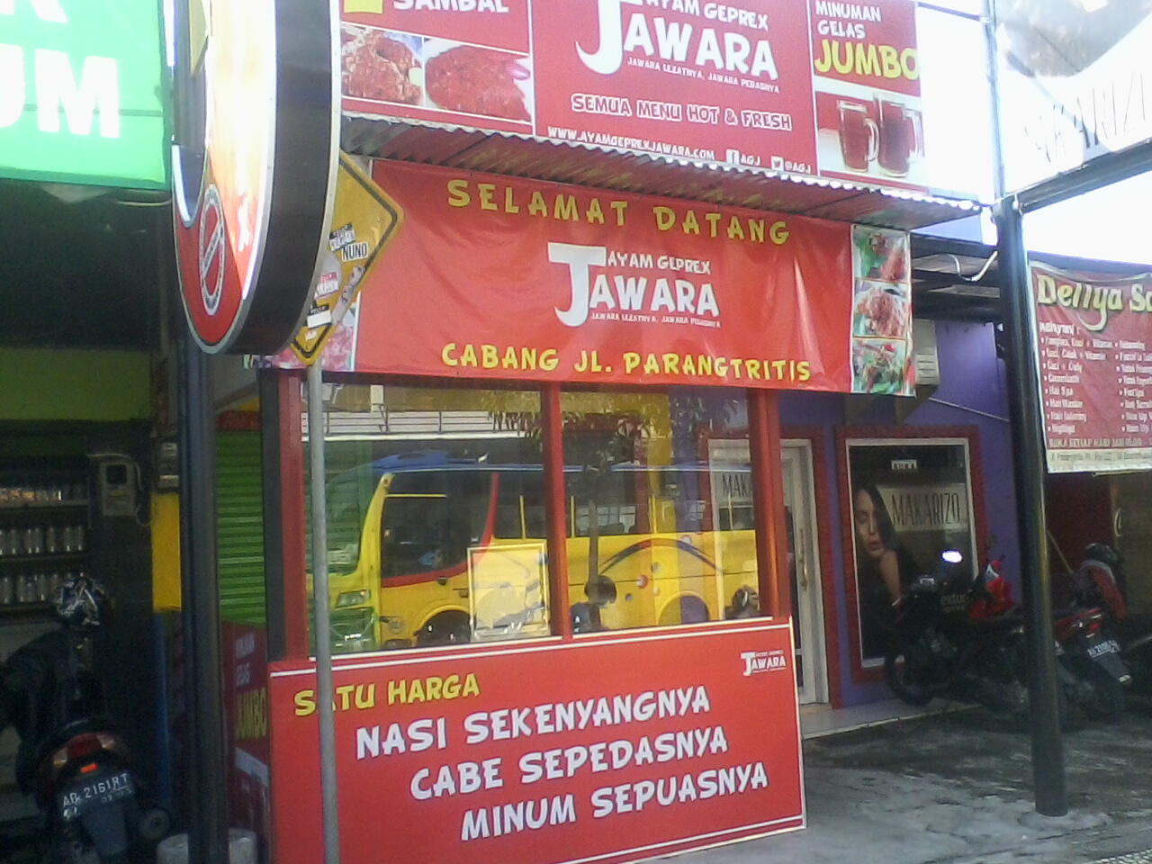 SADIS : di jogja karena masalah golput warga k*nd*ng di gorok..! dan dimakan..!!