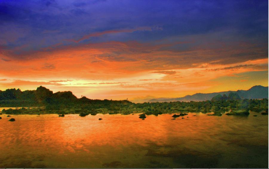 Wow! Suasana Planet Krypton di Pantai Tangsi, Lombok