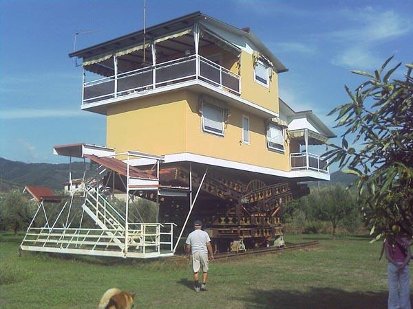 {- PART 3 -} &lt;-&gt; Galeri Foto Arsitektur Gedung Teraneh &amp; Terunik di Dunia