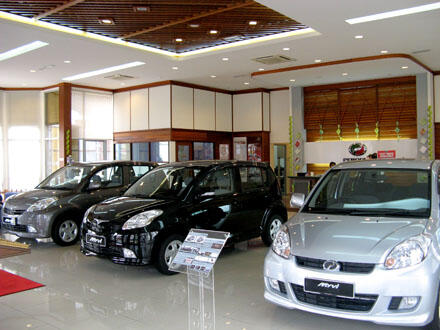 Dicoba, Mobil Showroom Dilarikan