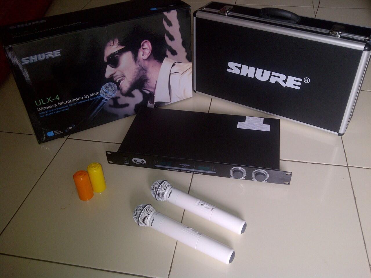 Terjual Wireless Mic Shure ULX 4 White, Clarity OK, Batre AA, inc