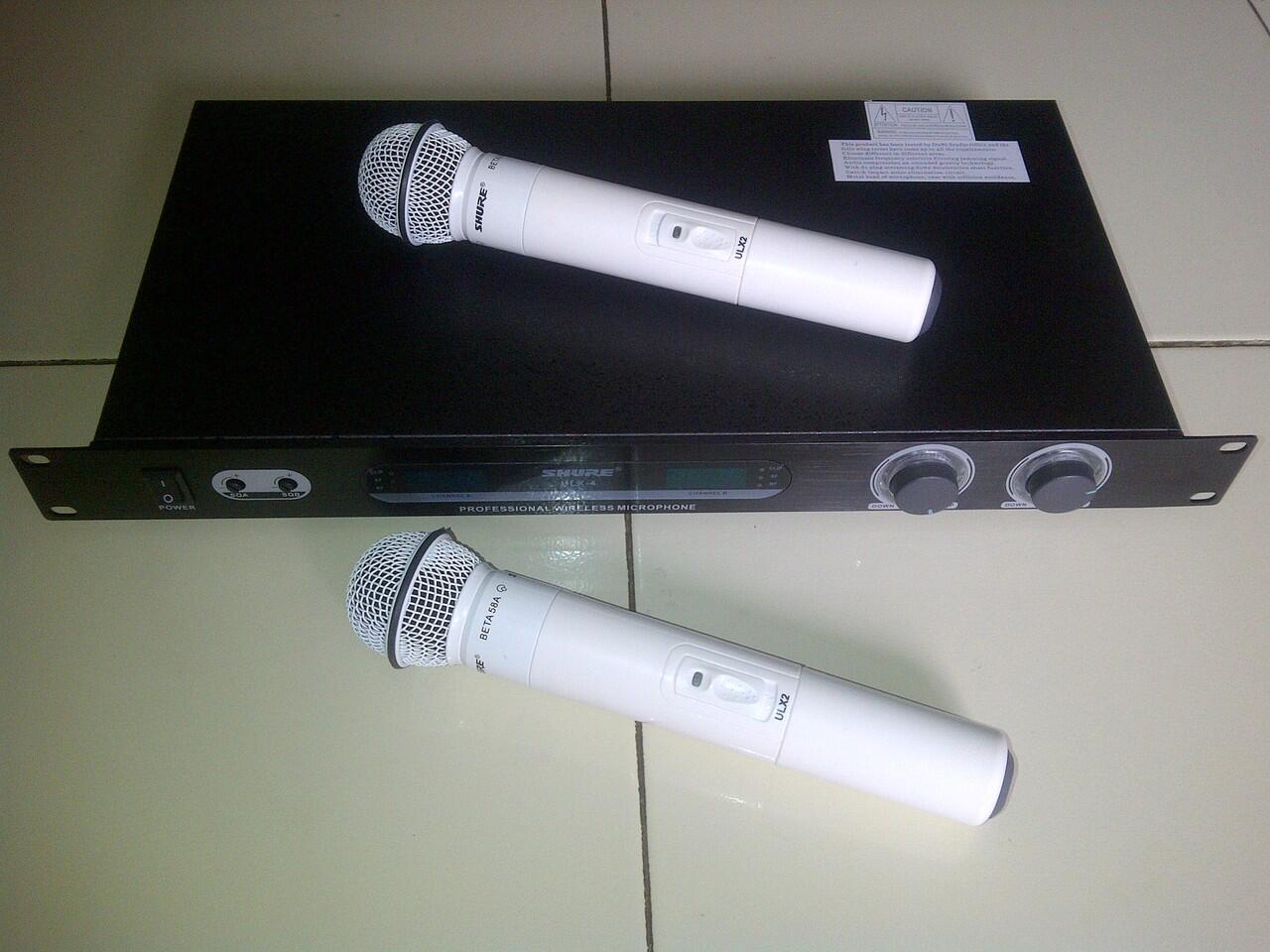 Terjual Wireless Mic Shure ULX 4 White, Clarity OK, Batre AA, inc