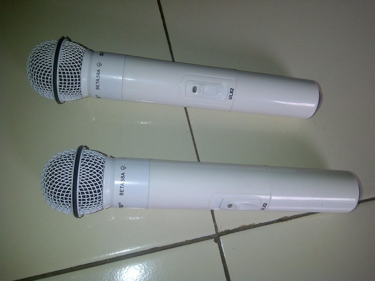 Terjual Wireless Mic Shure ULX 4 White, Clarity OK, Batre AA, inc