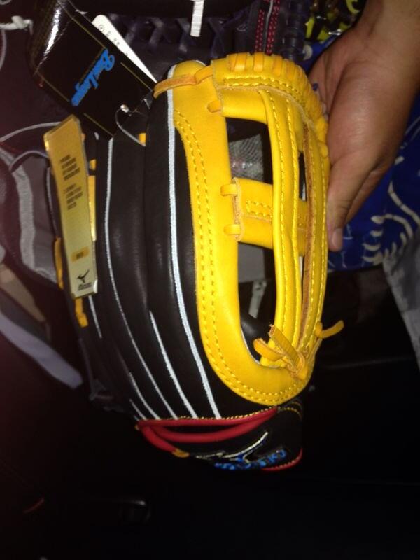 Terjual Jual Glove Baseball Softball Mizuno / Hatakeyama 