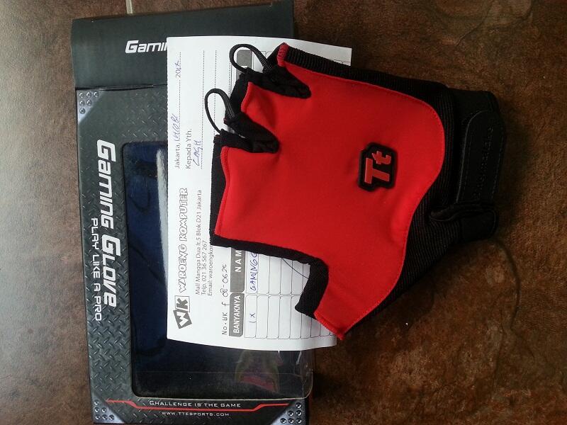 Thermaltake Gaming Gloves