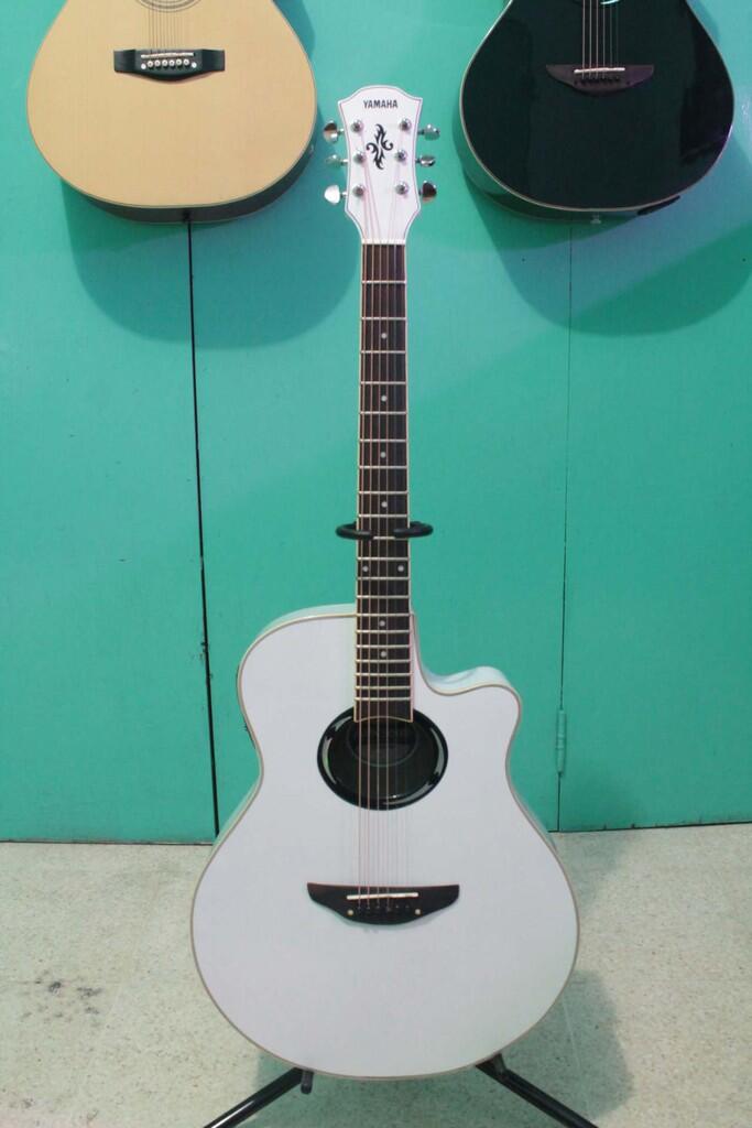 Unduh 570 Gambar Gitar Warna Putih  HD