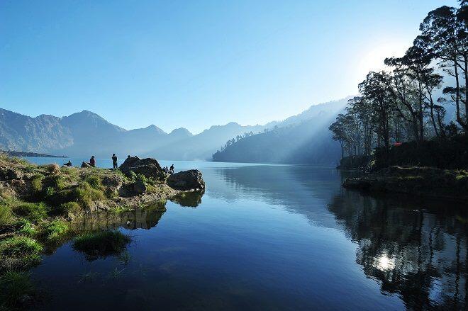 DANAU-DANAU MENAKJUBKAN YANG ADA DI INDONESIA