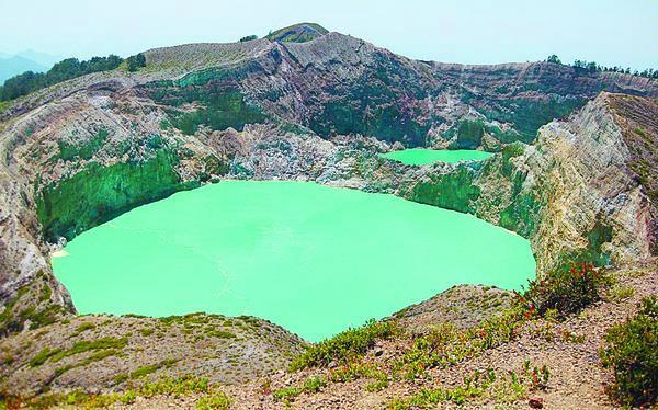 DANAU-DANAU MENAKJUBKAN YANG ADA DI INDONESIA