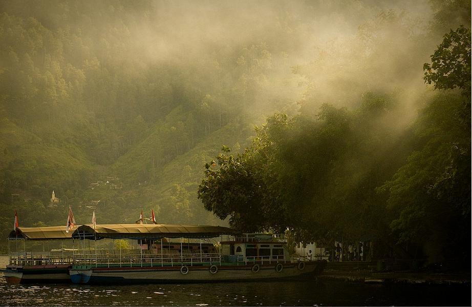DANAU-DANAU MENAKJUBKAN YANG ADA DI INDONESIA