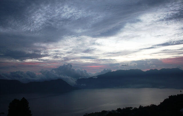 DANAU-DANAU MENAKJUBKAN YANG ADA DI INDONESIA