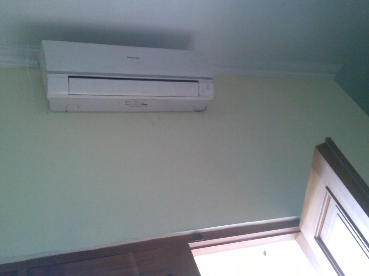 Jual AC Panasonic second baru dipake3 bln.