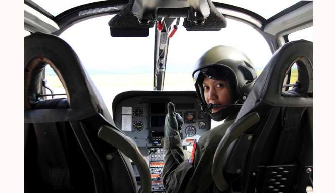 Pilot Helikopter cantik Satu-Satunya yang dimiliki TNI AU 