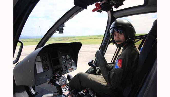 Pilot Helikopter cantik Satu-Satunya yang dimiliki TNI AU 