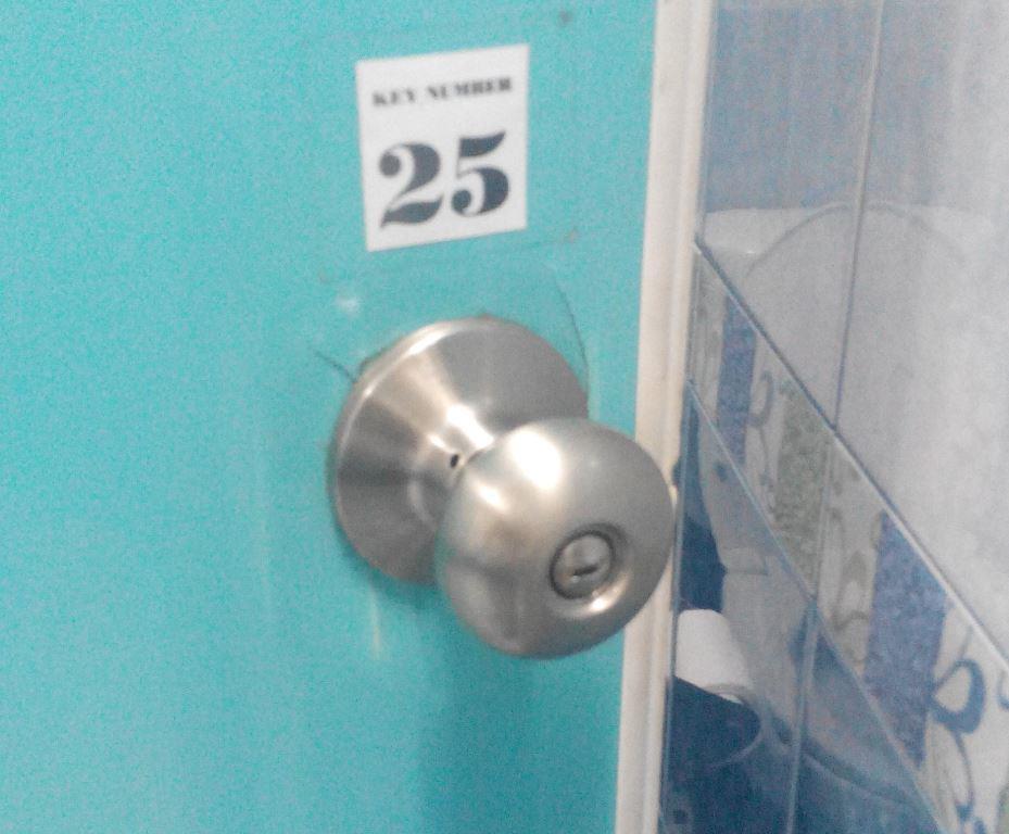 Di Kantor ane orang baru di ISENGIN