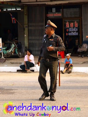 INI POLISI PALING DITAKUTI DI DUNIA, Berani Gak?