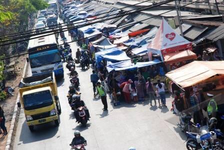 Emangnya Jalan Ini Jalan Punya Mbahmu Apa!!!