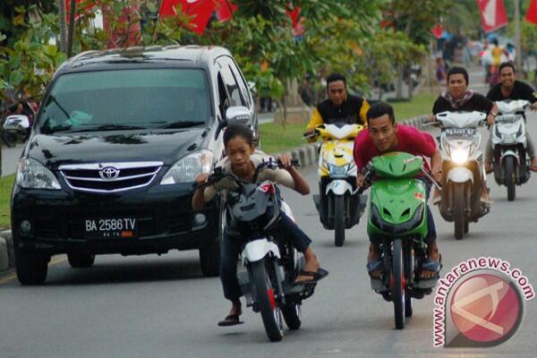 Emangnya Jalan Ini Jalan Punya Mbahmu Apa!!!