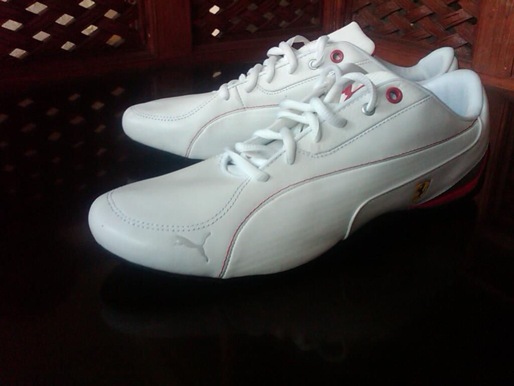 Terjual Sepatu Puma Ferrari White drift cat 5 size 44 