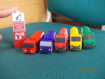 flashdisk unik buat souvenir event'an
