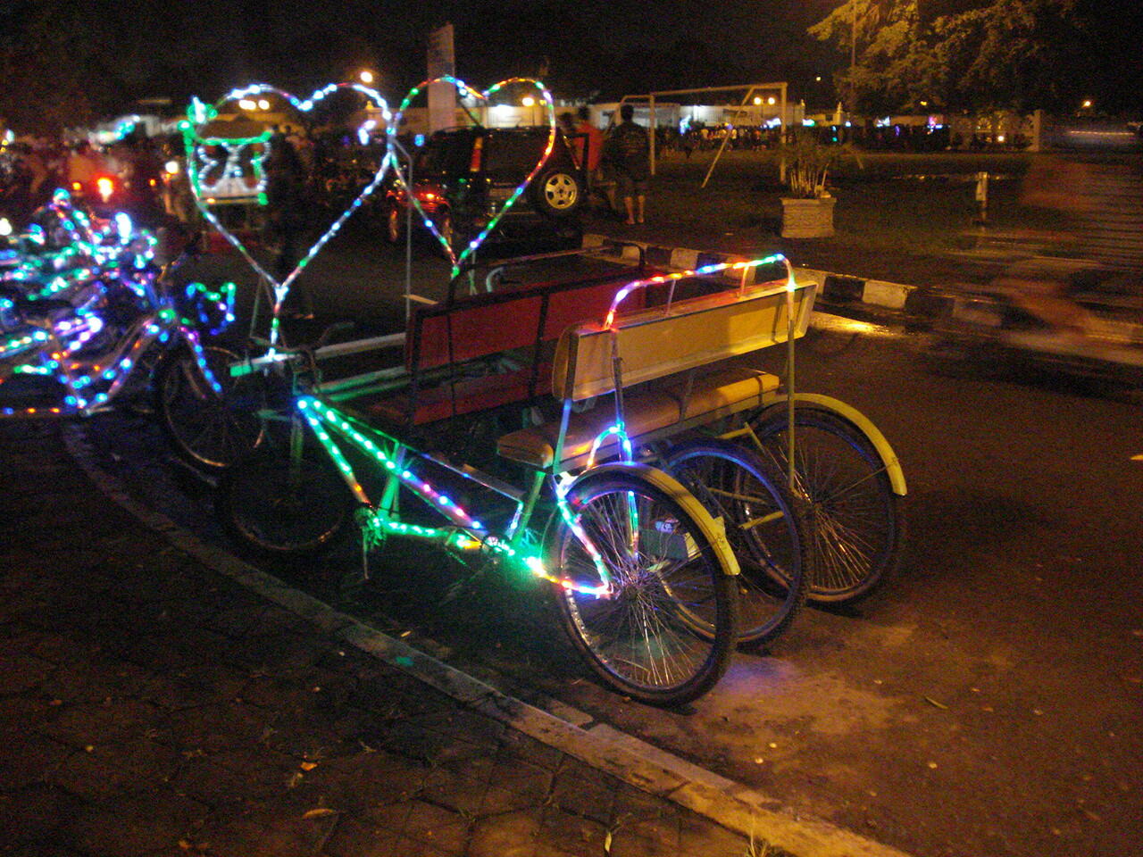 Pesona Alun Alun Selatan / Alkid