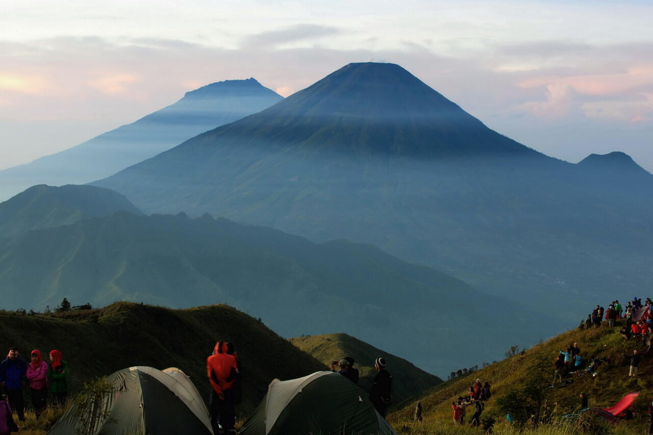 &#91;CATPER+FOTO&#93; Menikmati Sunrise Gunung Prau 2565 mdpl 