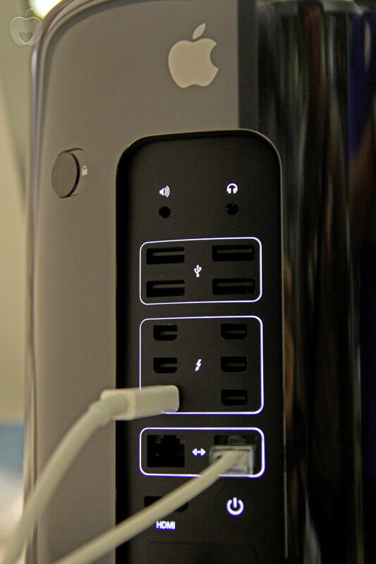 Seksinya Apple MacPro 2013 