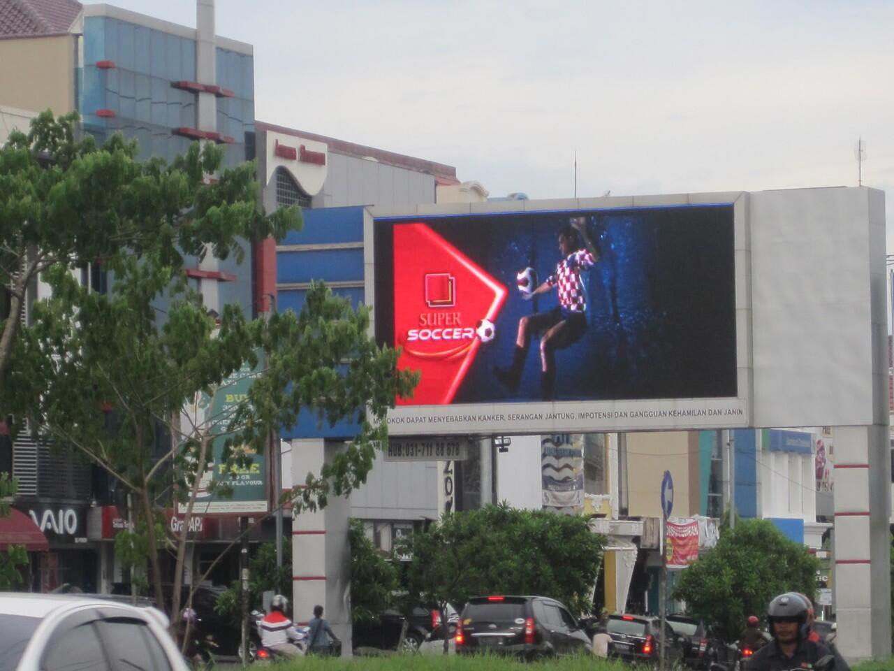 Ridwan Kamil: Tak Boleh Ada Lagi Iklan Rokok di Bandung