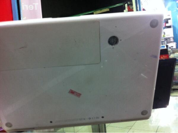 Macbook white 4.1 c2d hidup cuma 1.6jt
