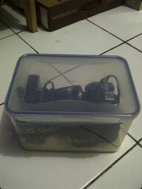 Dry Box Camera