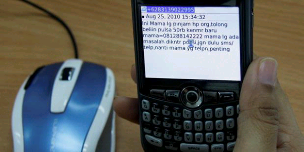plesetan gokil penipu minta pulsa. jamin ngakak :D