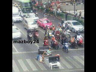 JALAN-JALAN KE MAKASAR NEMU BEGINIAN !! gg demo aja bikin macet !!