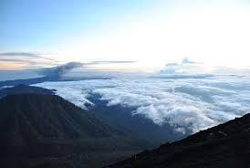 Indahnya Serba Serbi Gunung Semeru di INDONESIA