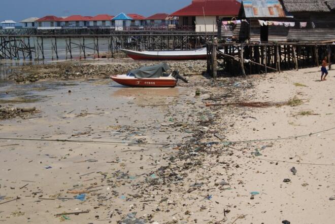 Pertumbuhan Daerah Wisata Kepulauan Derawan, Kalimantan Timur.