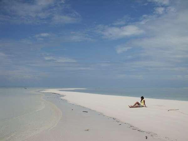 Pertumbuhan Daerah Wisata Kepulauan Derawan, Kalimantan Timur.