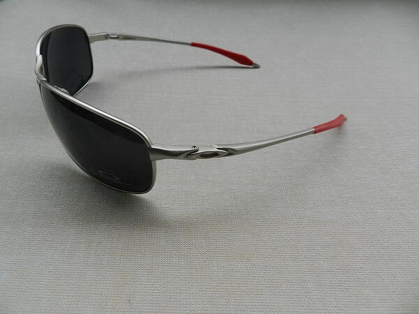 KACAMATA OAKLEY GRADE ORI TERLENGKAP & TERMURAH ( LIKE ORI 99%)