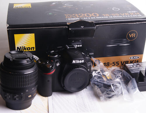 ((Ownshop Bandung)) Dijual murah aja gan D90 + D3200