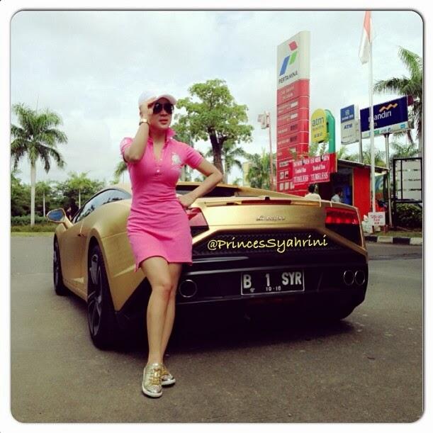Style With The Baby Supercar, Syahrini Vs Paris Hilton, Who Still The Best ?